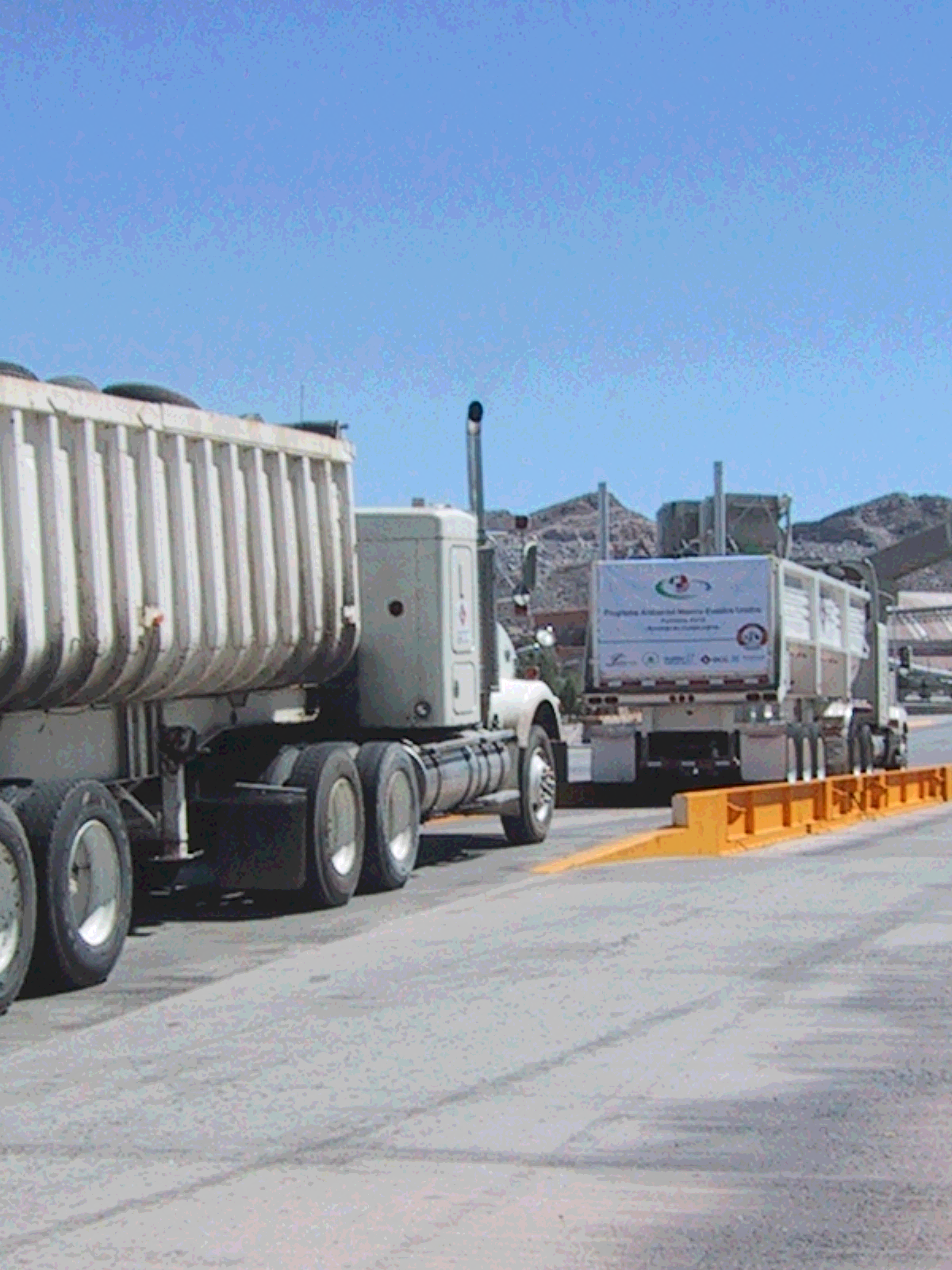 Tires Entering Cementos de Chihuahua, Samalayuca, Mexico.